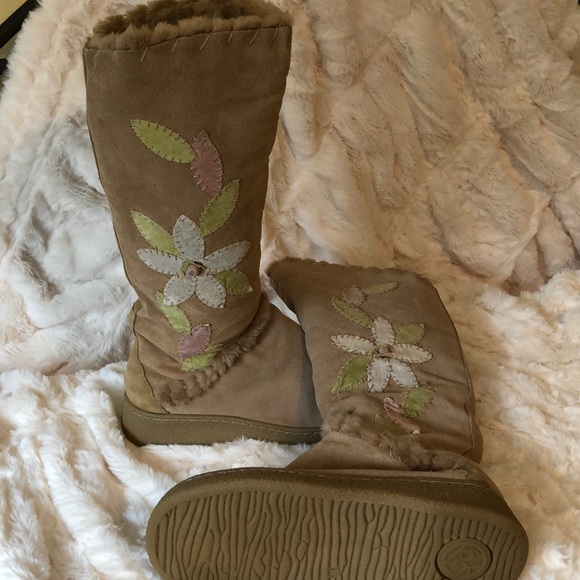 Boho Sherpa lined faux suede embroidered boots - Picture 1 of 6